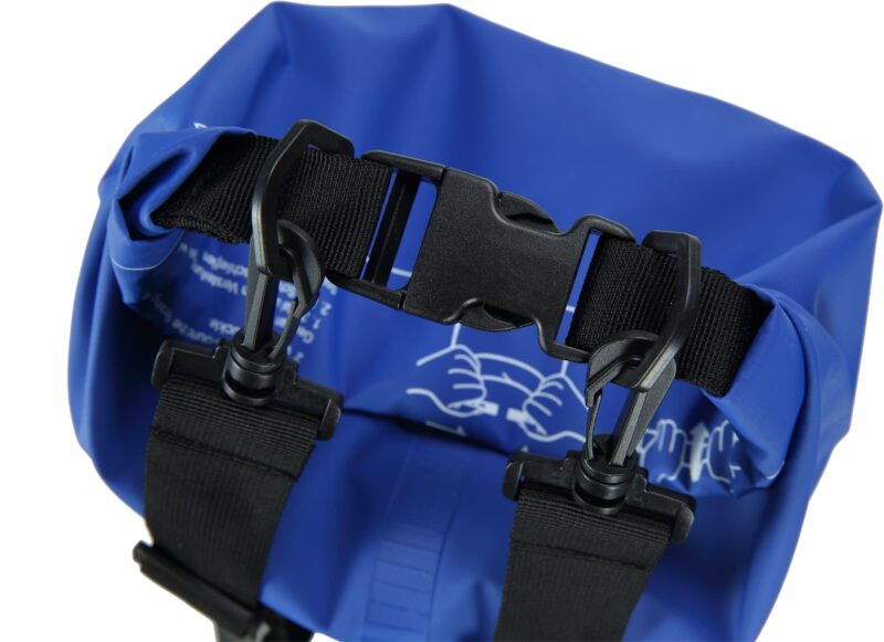 Cressi DRY BAG BLUE WITH ZIP 20 lt - Image 3