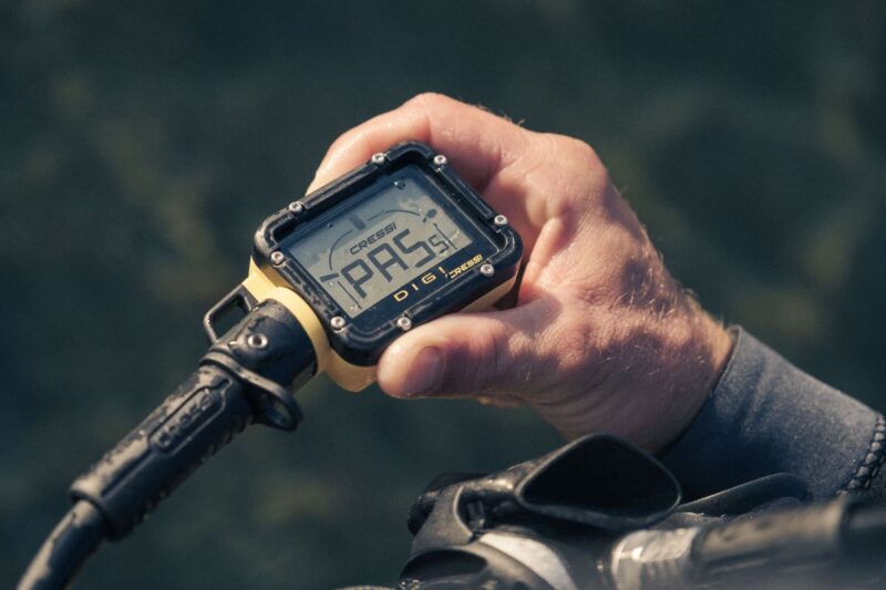 Cressi DIGI DIGITAL PRESSURE GAUGE YELLOW BAR - Image 4