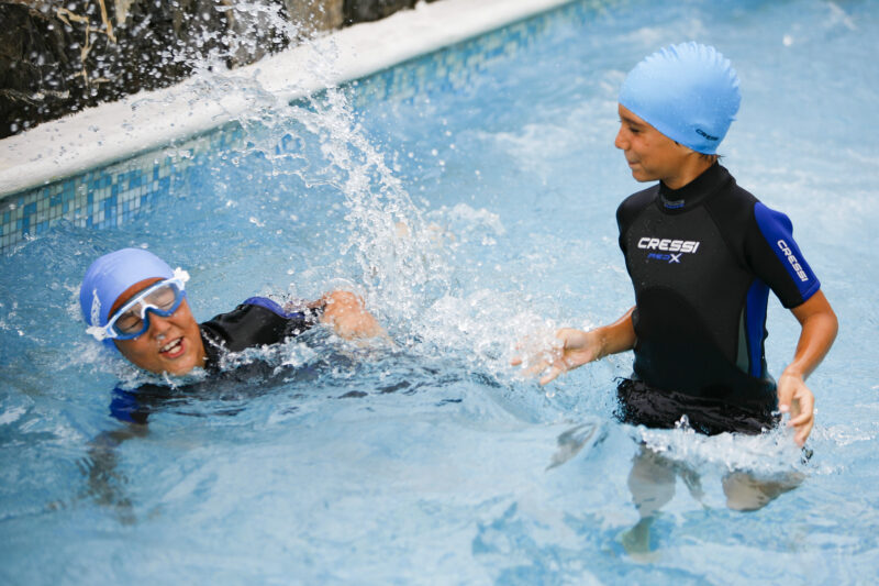Cressi MED X JR SHORTY WETSUIT 2.5mm M (age10/11) - Image 16